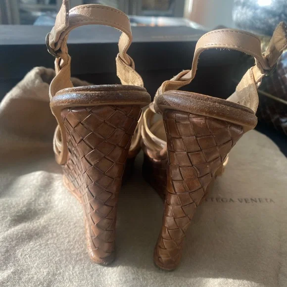 Bottega Veneta Basket Weave Wedge Sandals • 6.5 - Picture 6 of 11